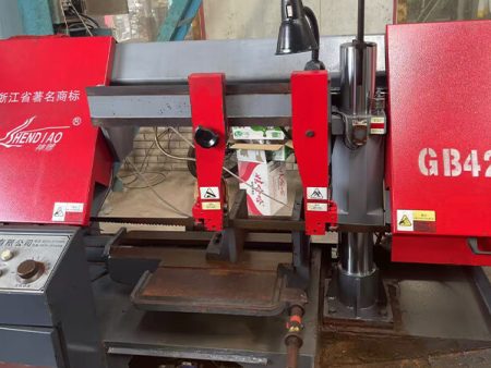 GB4240 Metal band saw Machine