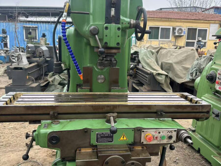 Beijing First Machine Tool X5032 Vertical Milling Machine