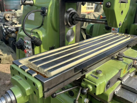 XA6132 Universal Milling Machine 